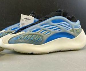 Adidas Yeezy 700 V3 Azareth MENS 9.5 **Pre-order**